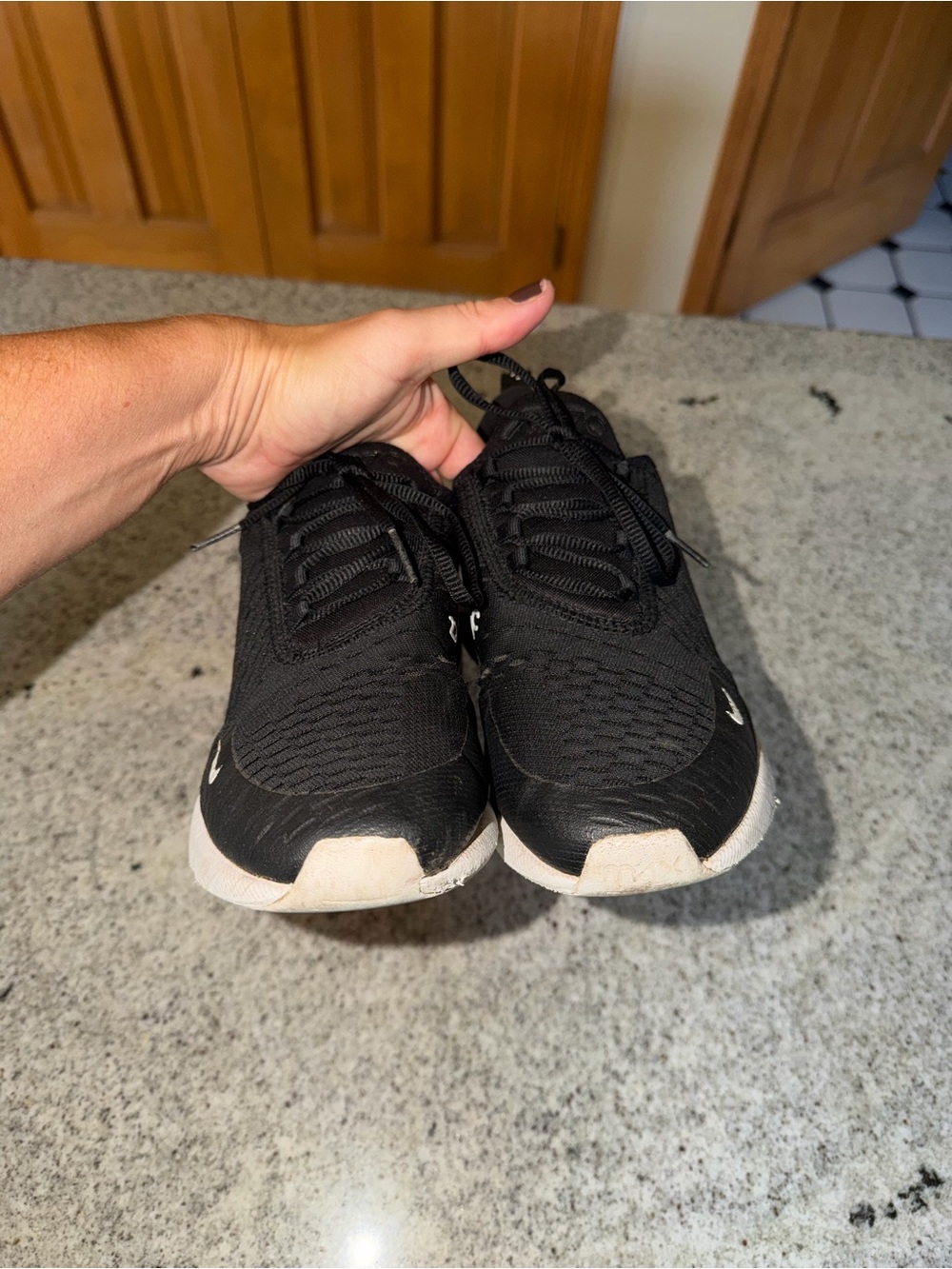 ✨ Nike Air Max 270 Black/White Sneakers | Youth 6.5Y / Women’s 8 | EUC - Picture 3 of 7